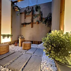 giangis-garden.catania-hotels.net/